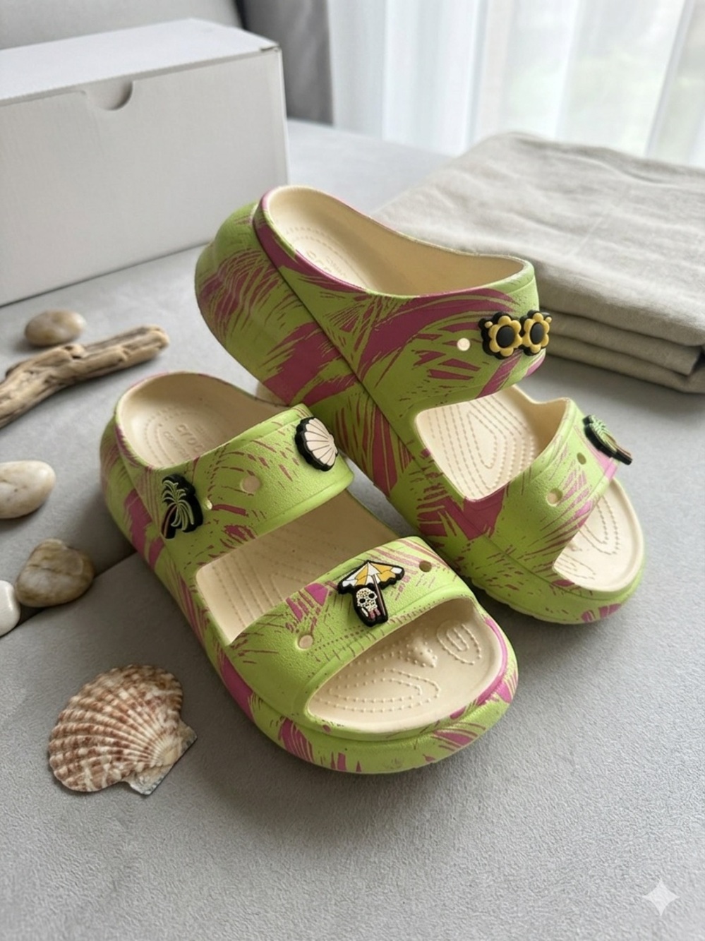 Crocs Classic Crush Spring Break Platform Sandals Women’s Size 10